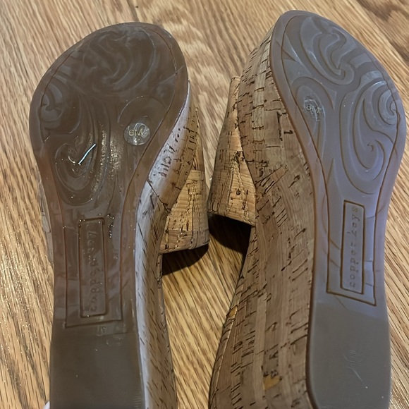 Copper Key Cork Wedges - Picture 5 of 8